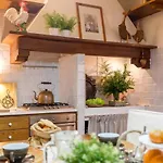 Alberta, Panoramic 4 Bedrooms With Private Pool In Close To Town Centre Lucca