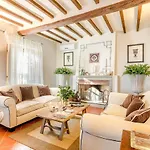 Villa Alberta, Panoramic 4 Bedrooms With Private Pool In Close To Town Centre *