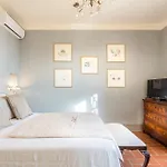 Alberta, Panoramic 4 Bedrooms With Private Pool In Close To Town Centre Villa