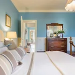 Alberta, Panoramic 4 Bedrooms With Private Pool In Close To Town Centre *