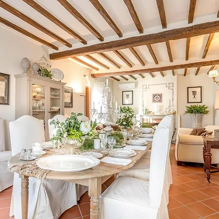 Vila Alberta, Panoramic 4 Bedrooms With Private Pool In Close To Town Centre