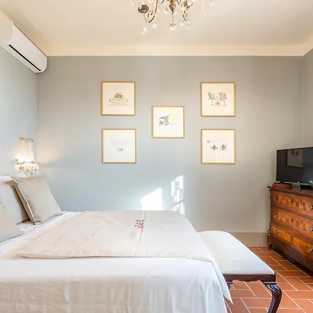 Alberta, Panoramic 4 Bedrooms With Private Pool In Close To Town Centre Vila