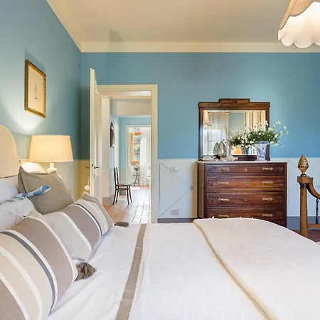 Alberta, Panoramic 4 Bedrooms With Private Pool In Close To Town Centre *