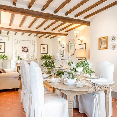 Alberta, Panoramic 4 Bedrooms With Private Pool In Close To Town Centre Vila *