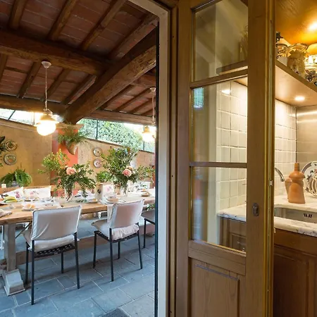 Alberta, Panoramic 4 Bedrooms With Private Pool In Close To Town Centre Vila