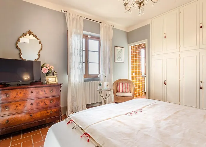 Villa Alberta, Panoramic 4 Bedrooms With Private Pool In Close To Town Centre Lucca