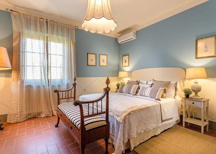 Villa Alberta, Panoramic 4 Bedrooms With Private Pool In Close To Town Centre