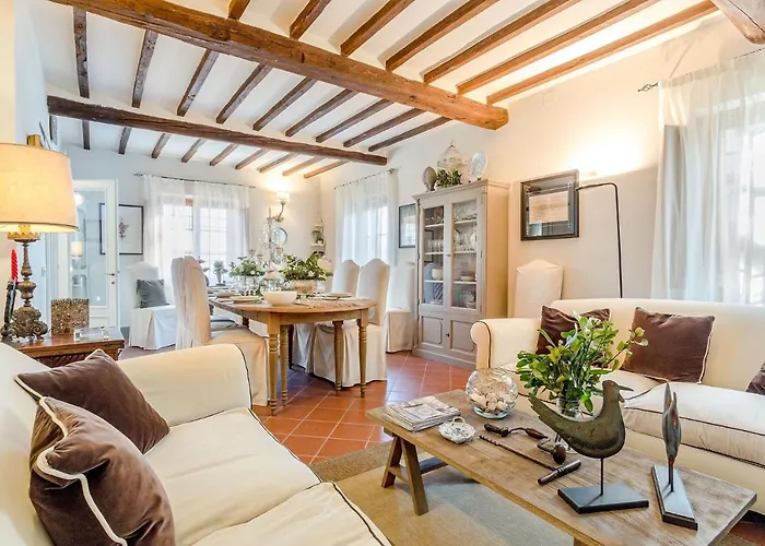 Villa Alberta, Panoramic 4 Bedrooms With Private Pool In Close To Town Centre