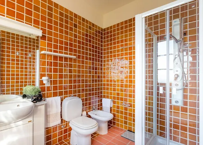 Villa Alberta, Panoramic 4 Bedrooms With Private Pool In Close To Town Centre Lucca