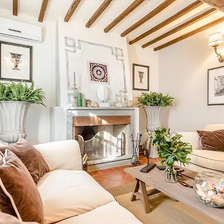 Villa Alberta, Panoramic 4 Bedrooms With Private Pool In Close To Town Centre Lucca