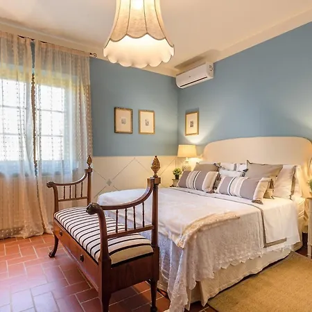 Villa Alberta, Panoramic 4 Bedrooms With Private Pool In Close To Town Centre