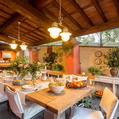 Villa Alberta, Panoramic 4 Bedrooms With Private Pool In Close To Town Centre *