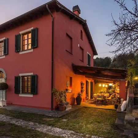Villa Alberta, Panoramic 4 Bedrooms With Private Pool In Close To Town Centre *