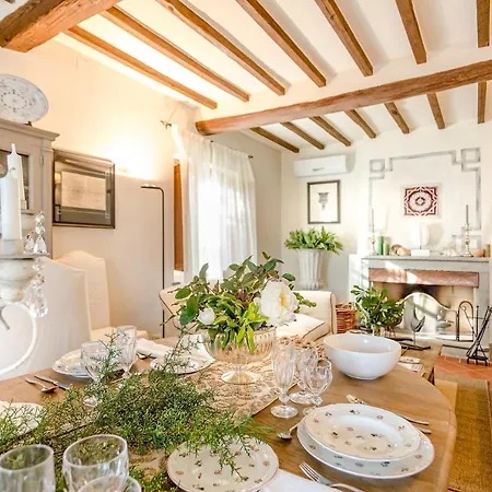 Alberta, Panoramic 4 Bedrooms With Private Pool In Close To Town Centre Lucca