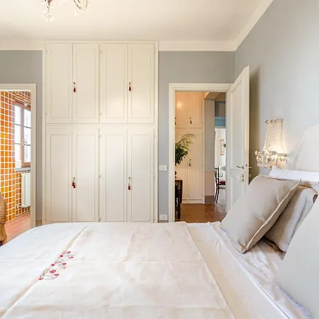 Alberta, Panoramic 4 Bedrooms With Private Pool In Close To Town Centre * Lucca