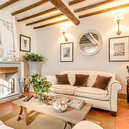 Villa Alberta, Panoramic 4 Bedrooms With Private Pool In Close To Town Centre