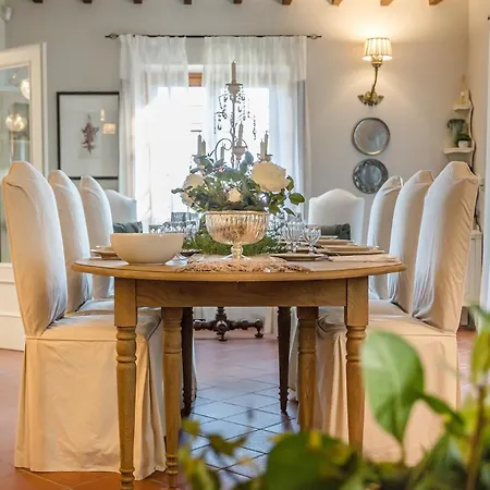 Villa Alberta, Panoramic 4 Bedrooms With Private Pool In Close To Town Centre