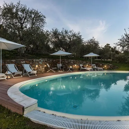 Alberta, Panoramic 4 Bedrooms With Private Pool In Close To Town Centre *